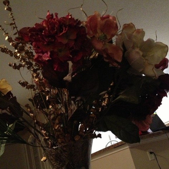 Profile Picture of Dee Calentine (@demetra1970) on Poshmark