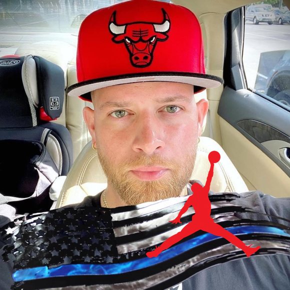 Ruiz Ruiz - Poshmark Profile Picture of Ruiz Ruiz (@ruizruiz610) on Poshmark