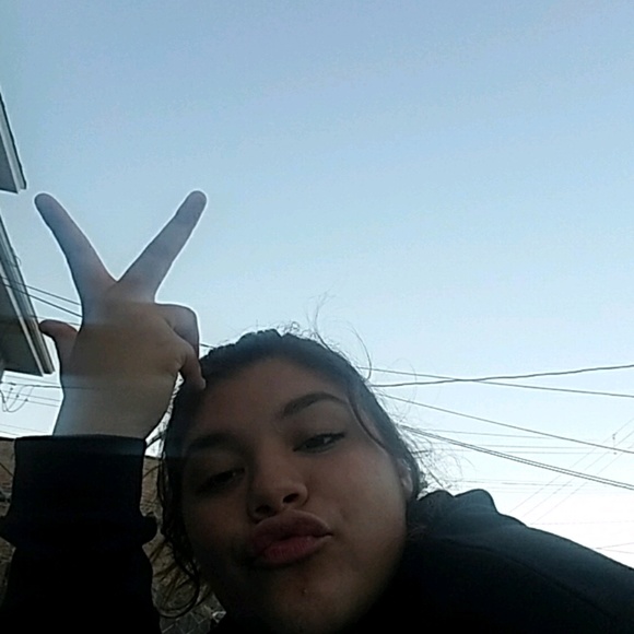 Profile Picture of Daniella Bieber (@daniellagv04) on Poshmark