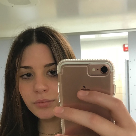 Profile Picture of Samantha Dystant (@sdystant) on Poshmark