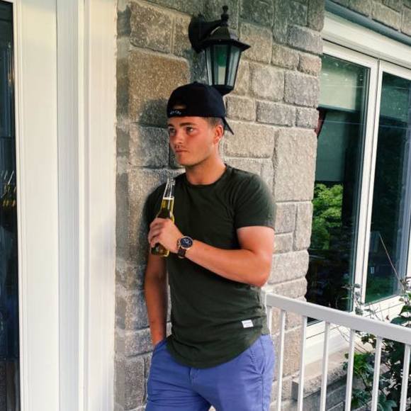 Profile Picture of Cédrik Rocque (@c_rocque) on Poshmark