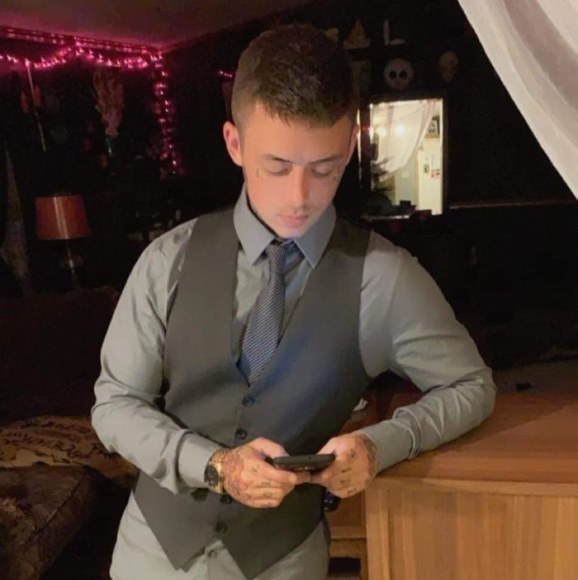 Profile Picture of Joseph Turnage (@inzgirr3) on Poshmark