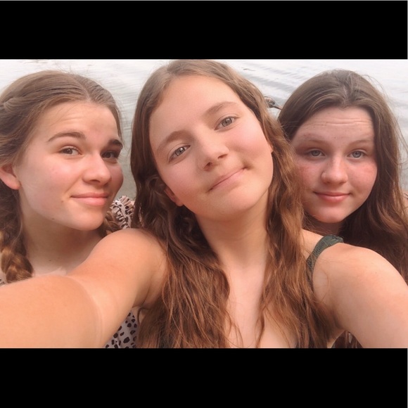 Profile Picture of Mia Simon (@mialynn123) on Poshmark