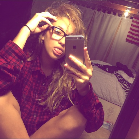 Profile Picture of Jonni Marshall (@jonnimarshall) on Poshmark