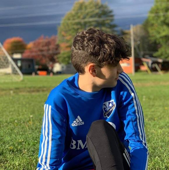 Profile Picture of Donovan R pelletier (@d0n0van721) on Poshmark