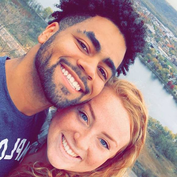 Profile Picture of Gabby Hoscheit (@gabbyh2001) on Poshmark