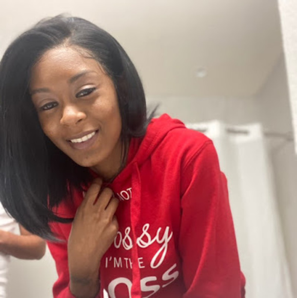 Profile Picture of Myra Perry (@myraperry984) on Poshmark