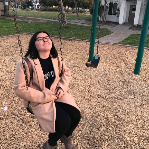 Profile Picture of Paula Gentry (@partlypaula) on Poshmark