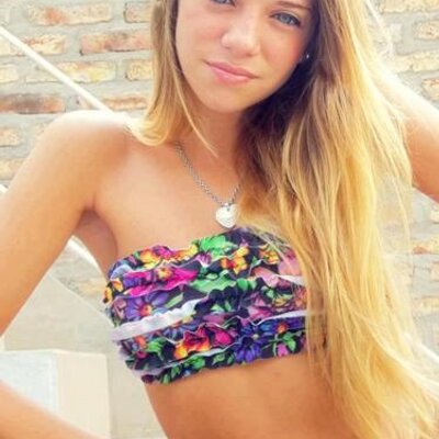 Profile Picture of Paula Arèvalo (@paulaarevalo22) on Twitter