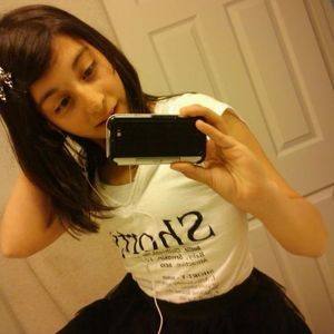 Profile Picture of Isabel Aguilar (@la_bonita_isabella) on Myspace