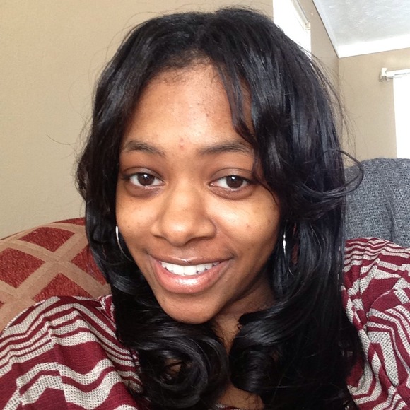 Profile Picture of Victoria Grinnage (@vicisblessed) on Poshmark