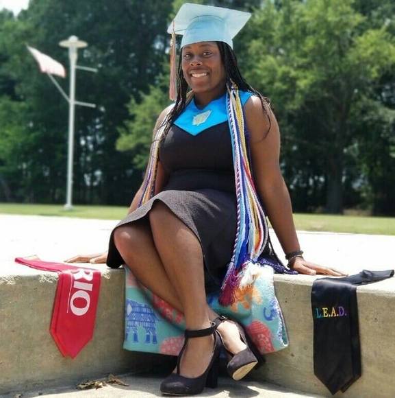 Profile Picture of Kenneshia Cohen (@neshiajc) on Poshmark