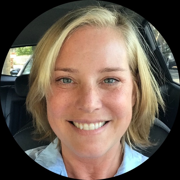 Profile Picture of Alexandra Brookfield (@zandywithaz) on Poshmark