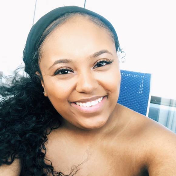 Profile Picture of Jasmine Coe (@jasmine_coe) on Poshmark