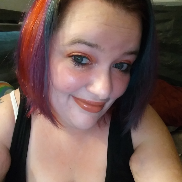 Profile Picture of Brandi Pessagno (@bnatterer89) on Poshmark