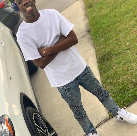 Profile Picture of Paulino paulin Cadet jr. (@paulinocadet) on Poshmark