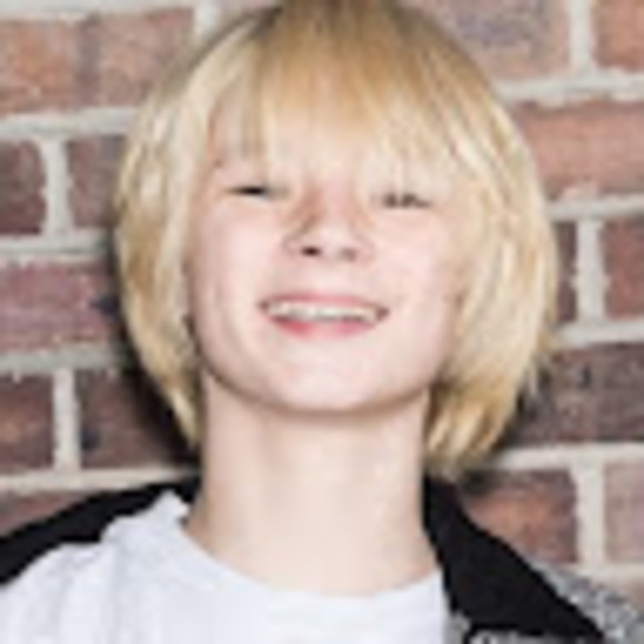 Profile Picture of Anna Wieckowski (@0411998) on Poshmark