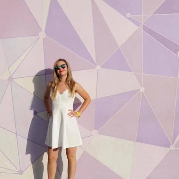 Profile Picture of Alexis Stallings (@aluminous) on Poshmark