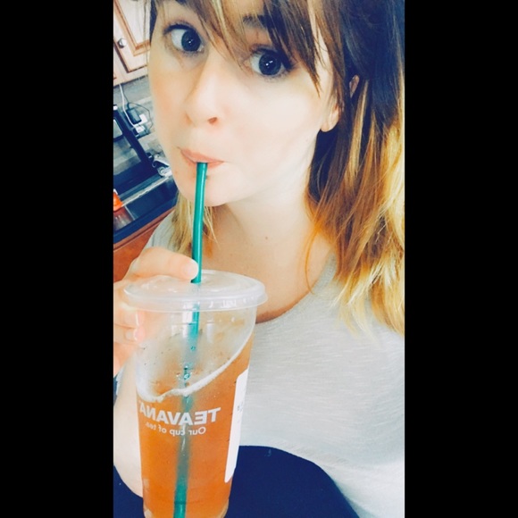 Profile Picture of Aimee Masone (@aimeemasone) on Poshmark