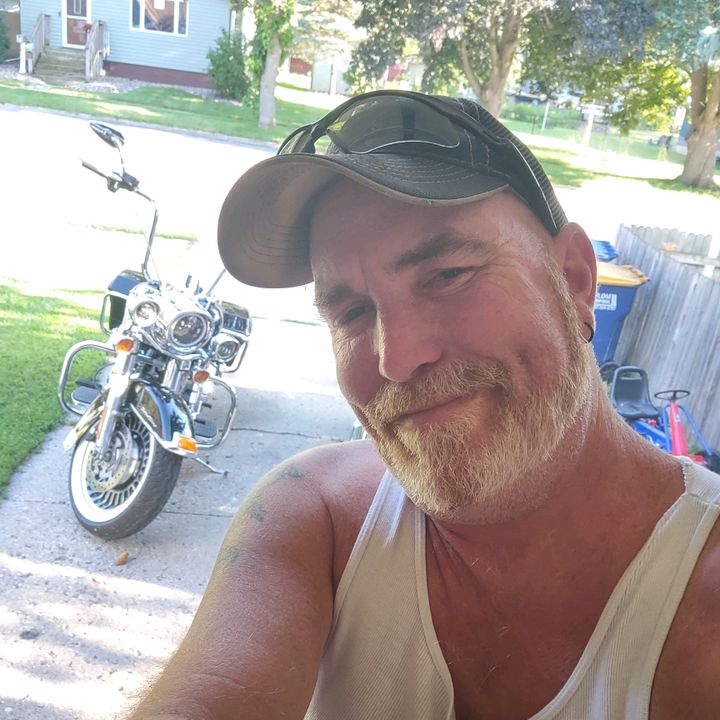 Profile Picture of Caleb (@cbeardsle) on Tiktok