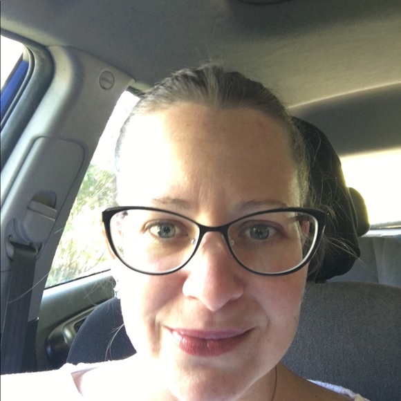 Profile Picture of Amelia Mccabe (@rosegirl0277) on Poshmark