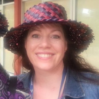 Profile Picture of Amanda Curnow (@Mand1can3) on Twitter