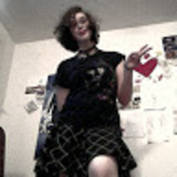 Profile Picture of Audrey Ganzzermiller (@aganzzermiller) on Poshmark