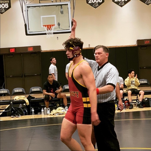 Profile Picture of Steven Karas (@stevenkaras72) on Poshmark