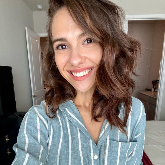 Profile Picture of Julia Manning (@juliaam12) on Poshmark