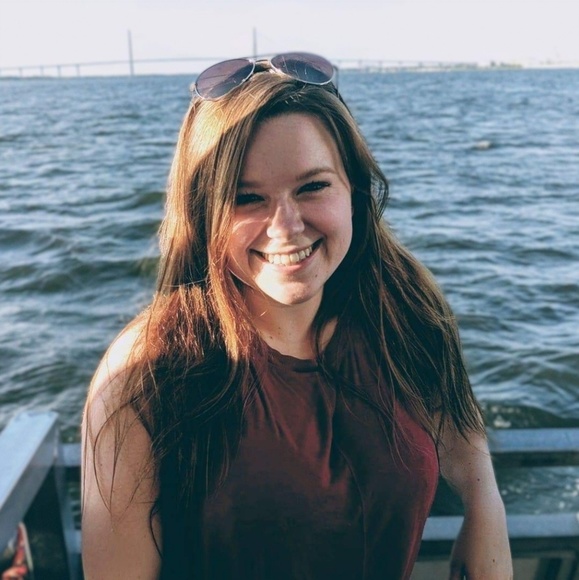 Profile Picture of Mandy Lloyd (@mmaannddyy17) on Poshmark