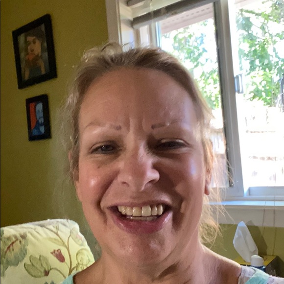 Profile Picture of Christi Buehrer (@chrissy82261) on Poshmark