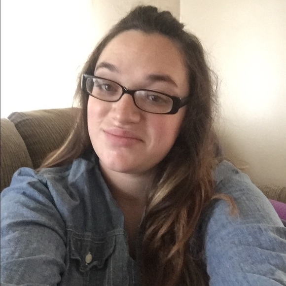 Profile Picture of Toni Dimarzio (@tonimarie10) on Poshmark