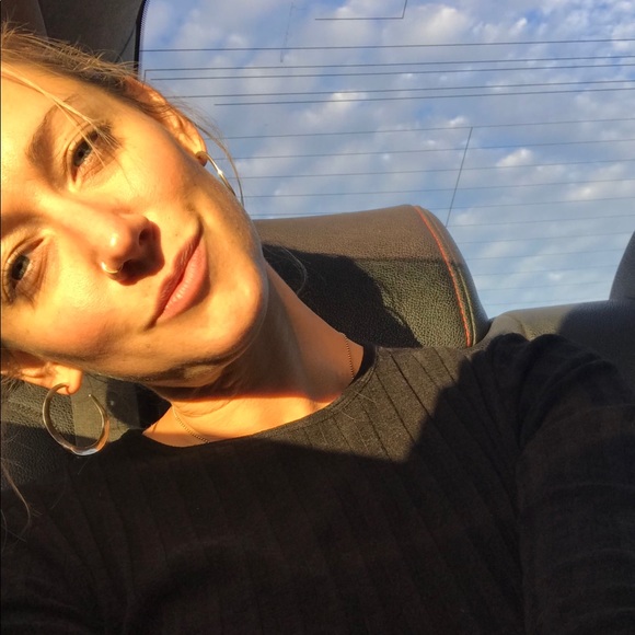 Profile Picture of Paige Steele (@steep023) on Poshmark