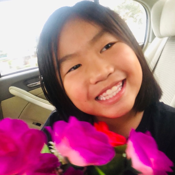 Profile Picture of Trinh Hua (@mylenele10) on Poshmark