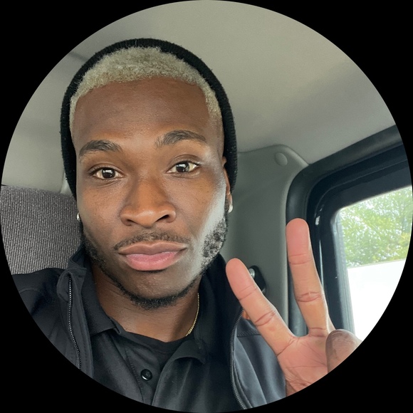 Profile Picture of Michael Newbern (@michael_newbern) on Poshmark