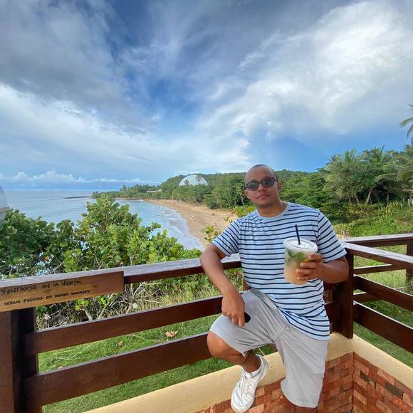 Hector Martinez otero - Poshmark Profile Picture of Hector Martinez otero (@hmart88) on Poshmark