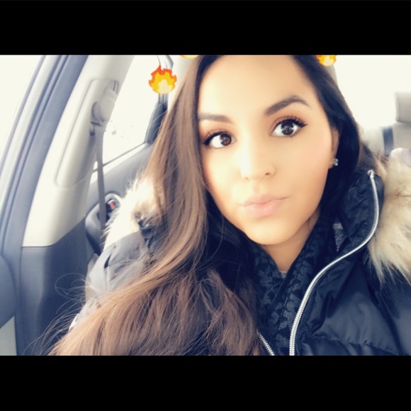 Profile Picture of Jocelyn Lorenz (@26jlorenz) on Poshmark