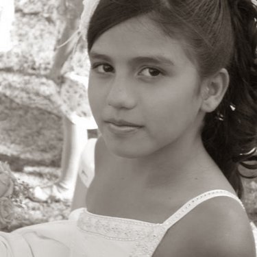 Profile Picture of Julia Farias (@juliafarias7) on Twitter