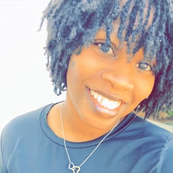 Profile Picture of Renita Mccommons (@rmccommons) on Poshmark