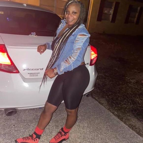 Profile Picture of Mercedes Sallette (@mercc928) on Poshmark