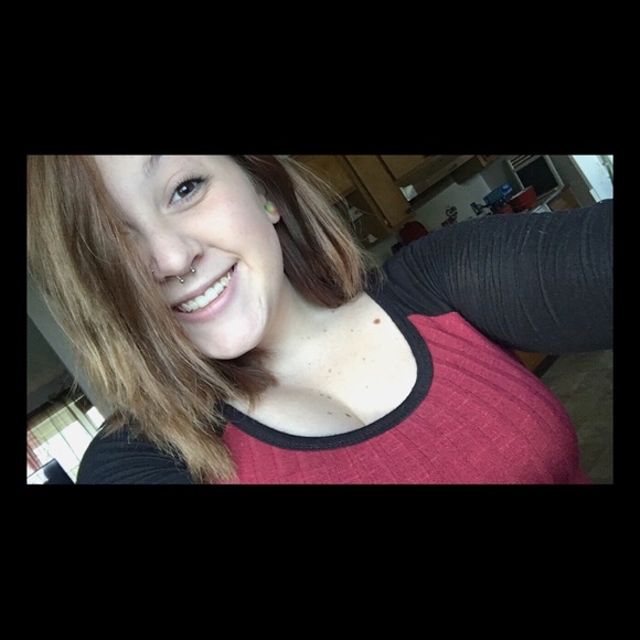 Profile Picture of Cortney Turnbill (@cturnbill_16) on Poshmark