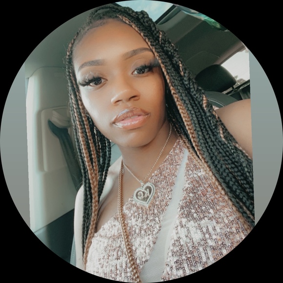 Profile Picture of Kiara Crippen (@kiarac899) on Poshmark