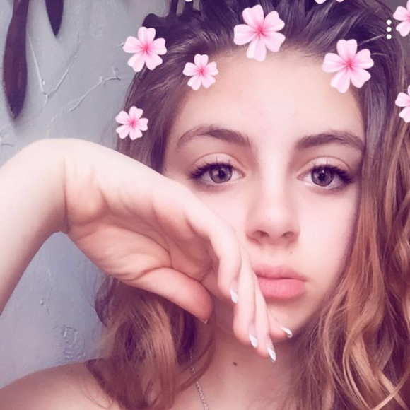 Profile Picture of Hailee Ecret (@hailee_love) on Poshmark