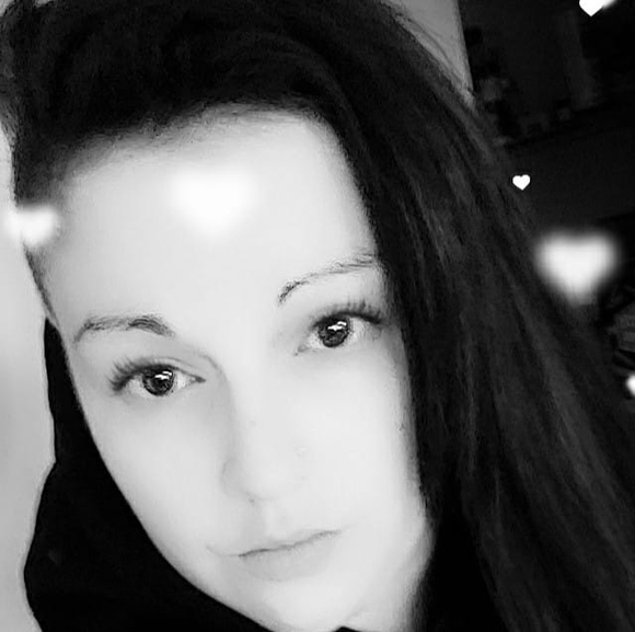 Profile Picture of Karyne Tamblini (@karynetamblini) on Poshmark