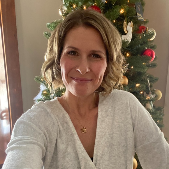 Profile Picture of Erica Melnick (@ericamelnick) on Poshmark
