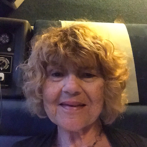 Profile Picture of Sandra Jaros (@sandyjaros) on Poshmark