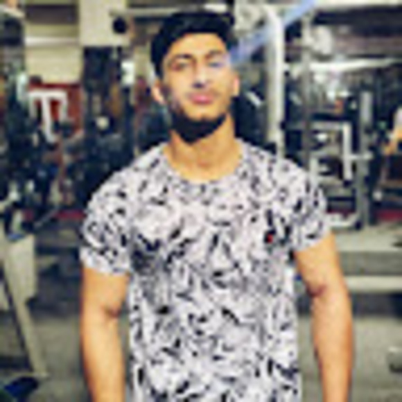 Profile Picture of Ibrahim Chakari (@ibrachakari001) on Poshmark