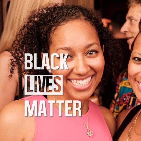 Profile Picture of Shae Thomas (@shaet08) on Poshmark