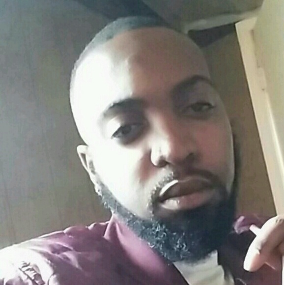 Profile Picture of Tyrelle Peatross (@antwon25) on Poshmark