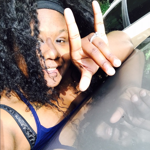 Profile Picture of Daysha Atterberry (@labrasi16) on Poshmark